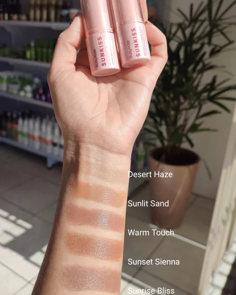 Bronzer cremoso en barra SUNKISS tono SUNRISE BLISS de Ruby Rose